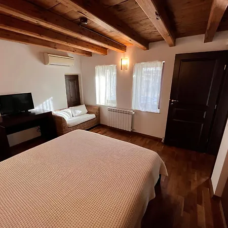 Entheos Villa Vŭrben