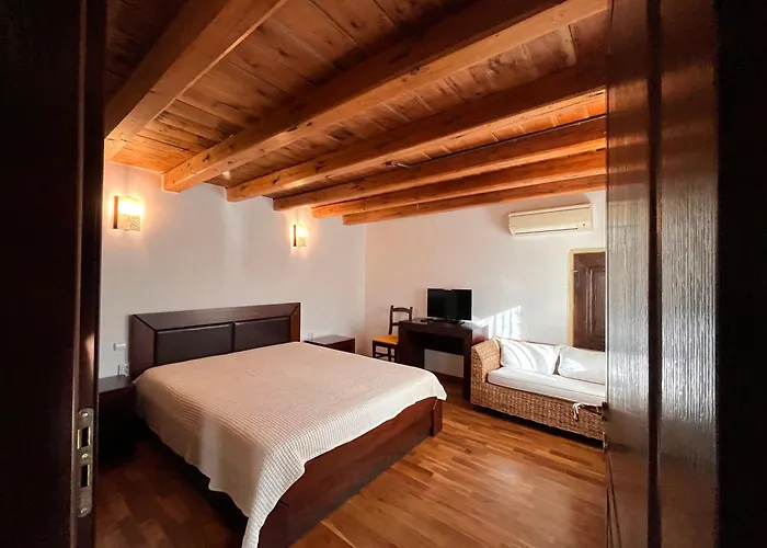 Entheos Villa Vŭrben